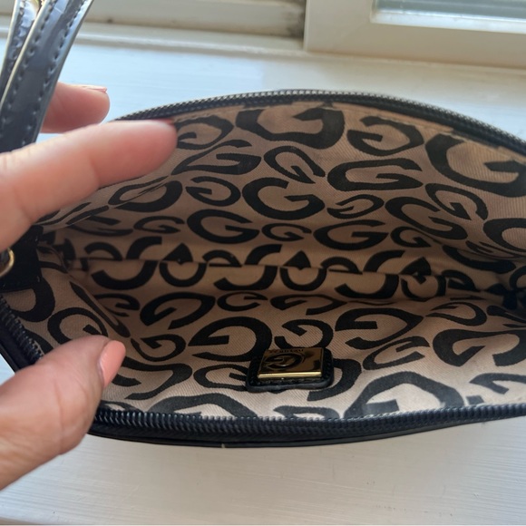Guess Wristket - Picture 3 of 3